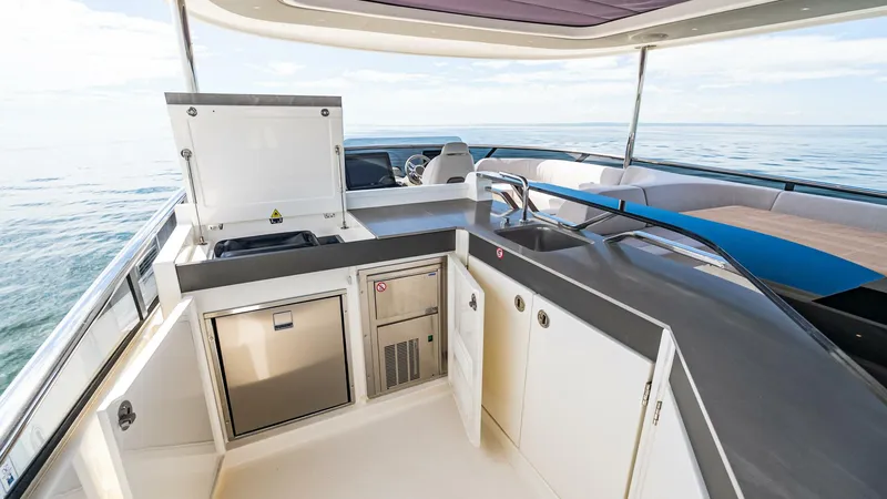 Slide: The Image of Absolute Navetta 64 2025 - 5313065