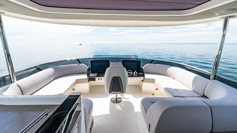 Slide: The Image of Absolute Navetta 64 2025 - 5313128