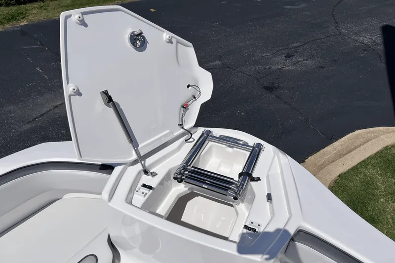 Slide: The Image of Yamaha AR250 2025 - 18