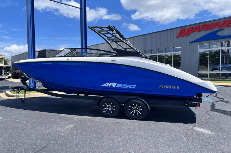 Slide: The Image of Yamaha AR250 2025 - 2