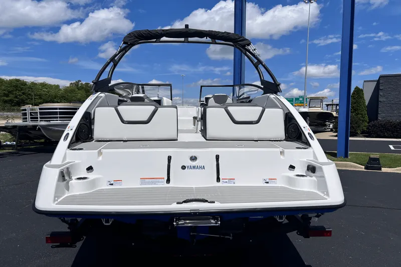 Slide: The Image of Yamaha AR250 2025 - 3