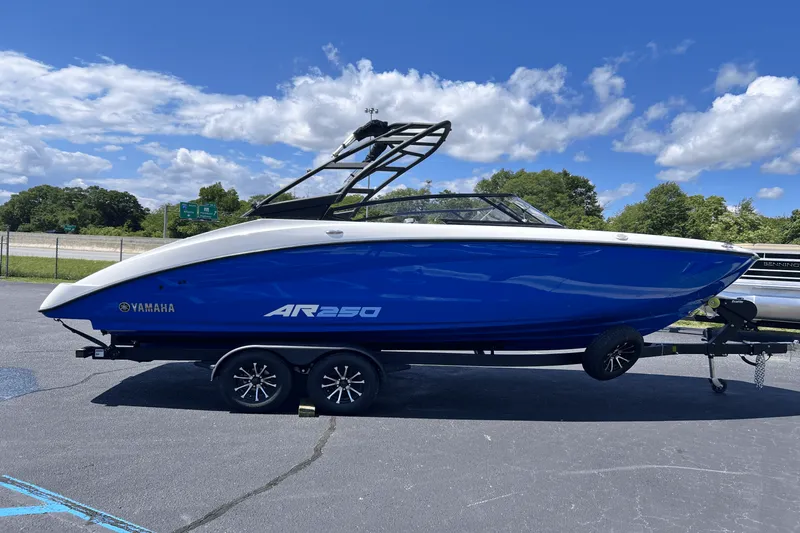 Slide: The Image of Yamaha AR250 2025 - 5