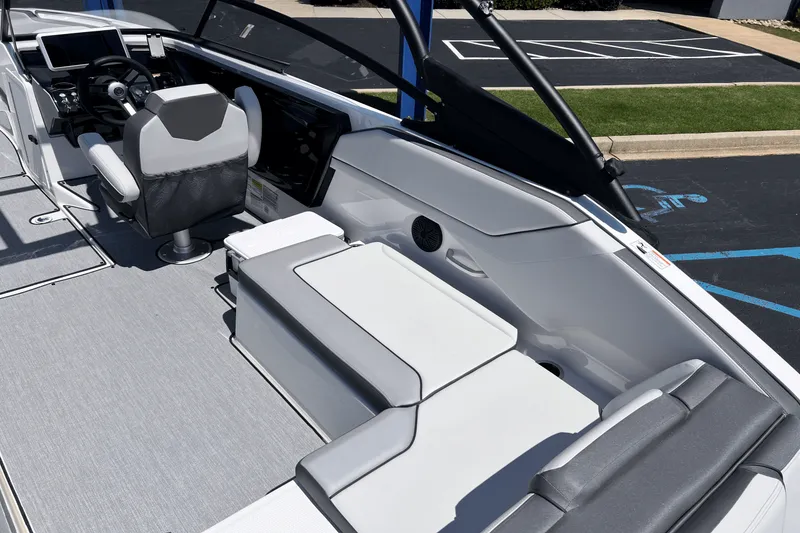 Slide: The Image of Yamaha AR250 2025 - 9