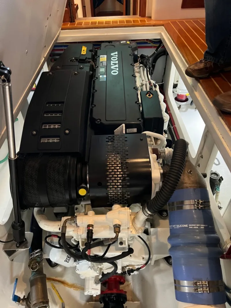 Slide: The Image of Volvo D-12 Diesel - 3155605