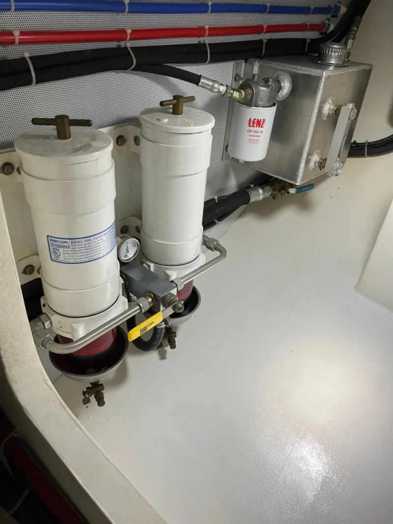 Slide: The Image of Dual Switchable Raycor Fuel Filters - 3155589