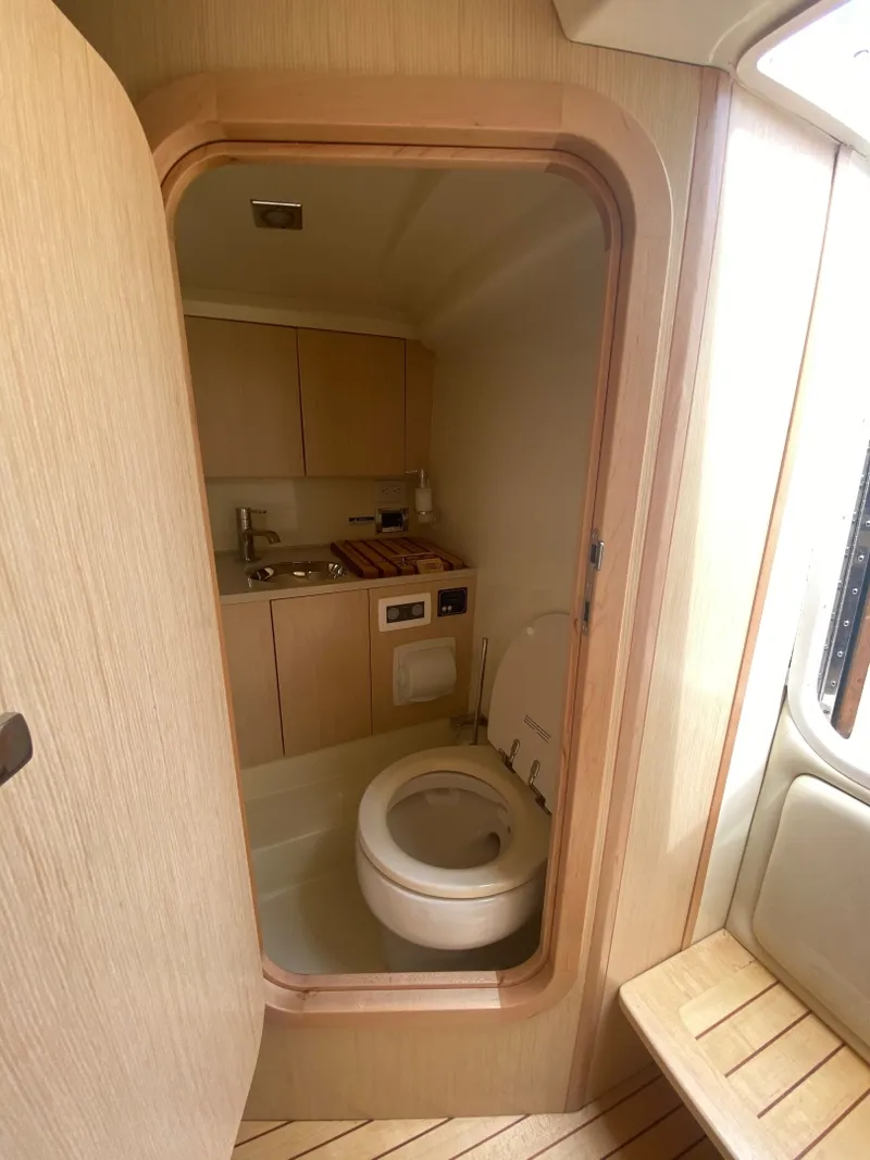 Slide: The Image of Chris-Craft Corsair 34 2018 - 1679719