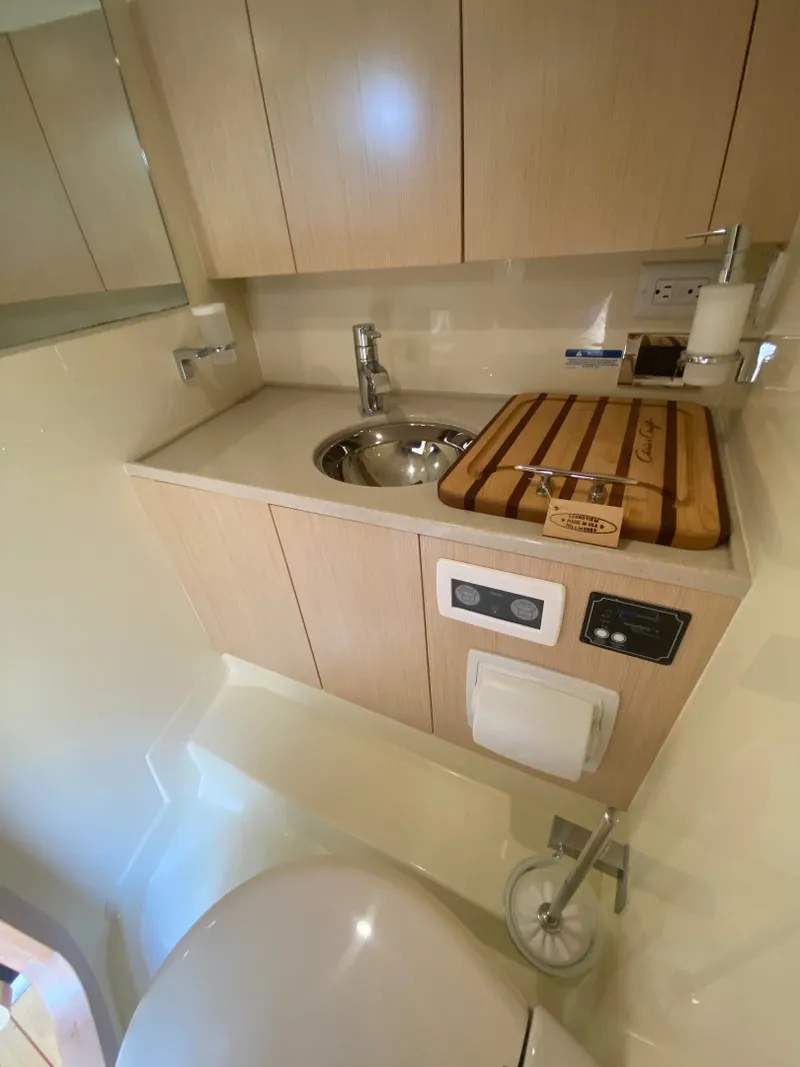 Slide: The Image of Chris-Craft Corsair 34 2018 - 1679721