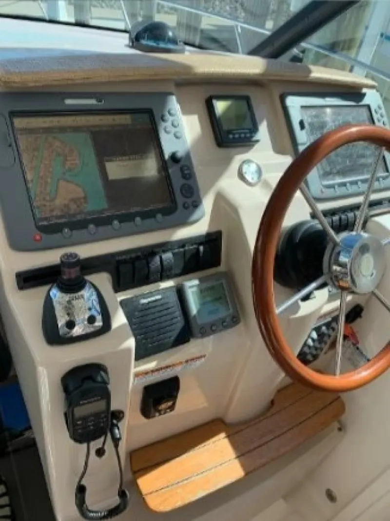 Slide: The Image of Tiara 3900 Sovran 2008 - 1680681