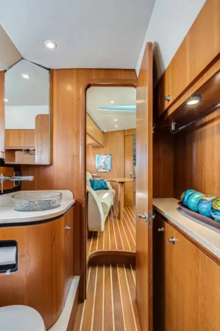 Slide: The Image of Tiara 3900 Sovran 2008 - 1680693