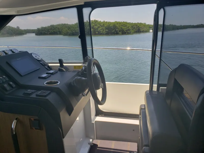 Slide: The Image of 2019 33 Jeanneau Express - Helm - 1692155