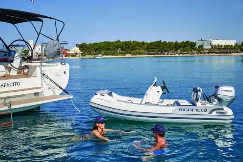 Slide: The Image of Highfield Classic 360 Deluxe 2022 - 1697656