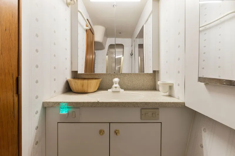 Slide: The Image of Ocean 52 SS 2001 - 1702033