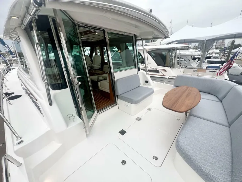 Slide: The Image of Sabre 48 Salon Express 2025 - 4958226