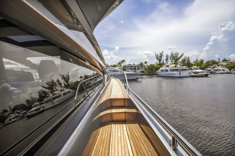 Slide: The Image of Pershing 7X 2020 - 1744530