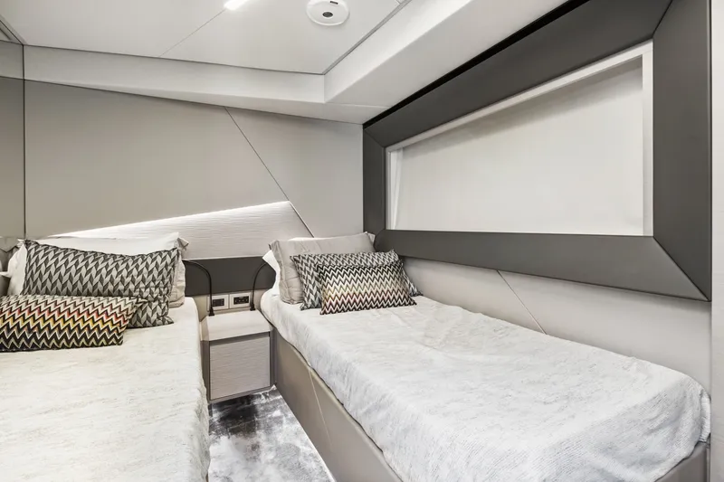 Slide: The Image of Pershing 7X 2020 - 1744584