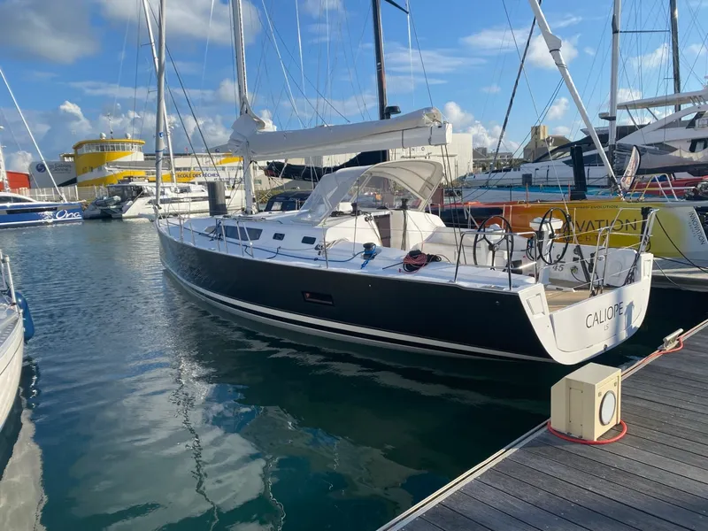 Slide: The Image of New J/45 at the dock - 3244103