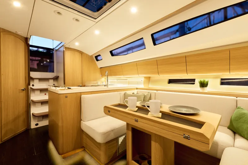 Slide: The Image of New J/45 Dinette - 3244116