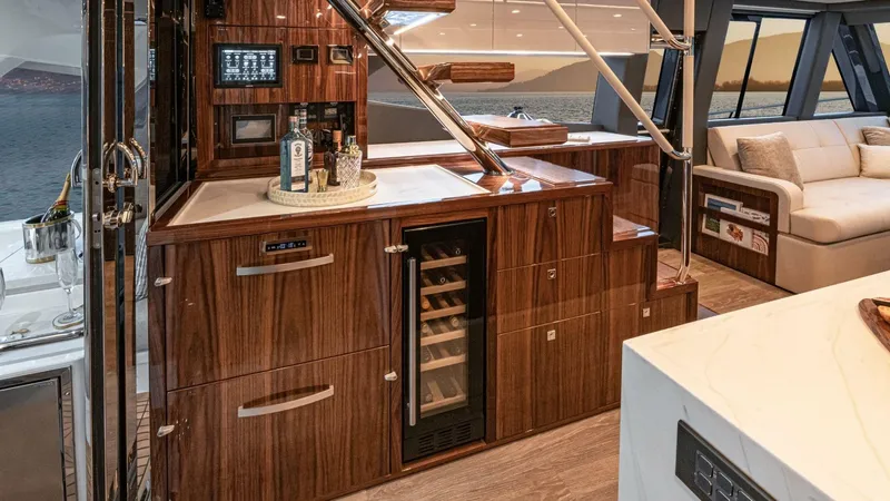 Slide: The Image of 015 Riviera 64 SMY SII Wetbar - 5755546