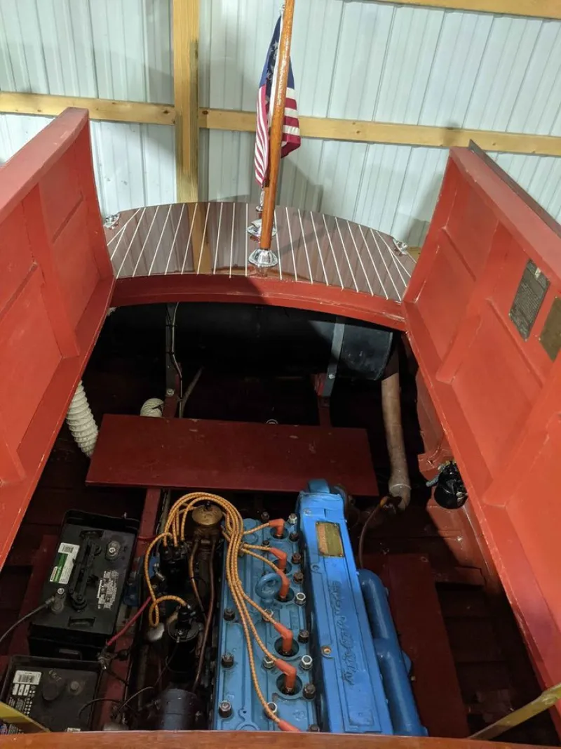 Slide: The Image of Chris-Craft Runabout Deluxe 1937 - 1751916