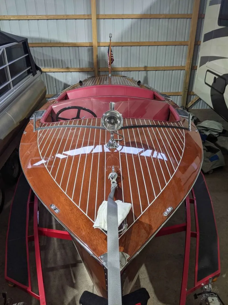 Slide: The Image of Chris-Craft Runabout Deluxe 1937 - 1751906