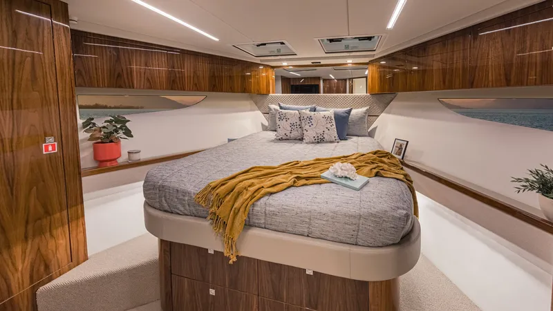 Slide: The Image of Riviera 645 SUV 2026 - 1754689