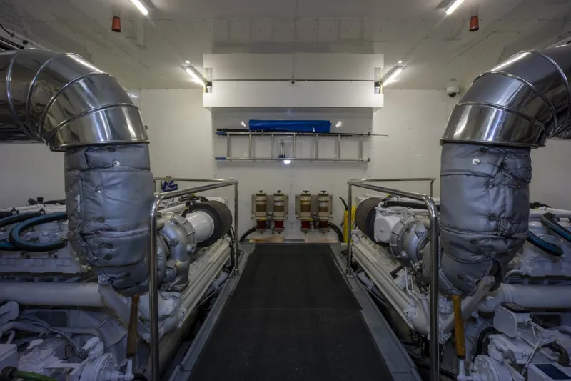 Slide: The Image of Ferretti Custom Line 94 2000 - 1755229