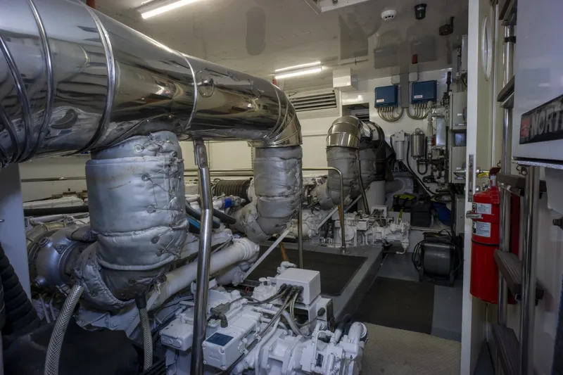 Slide: The Image of Ferretti Custom Line 94 2000 - 1755232