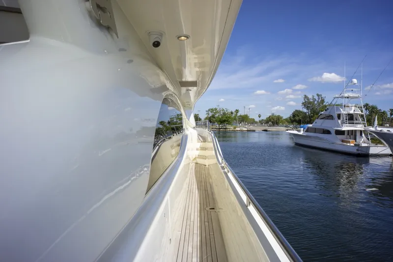 Slide: The Image of Ferretti Custom Line 94 2000 - 1755238