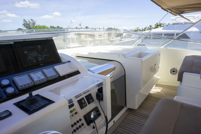 Slide: The Image of Ferretti Yachts Custom Line 94 2000 - 1755240