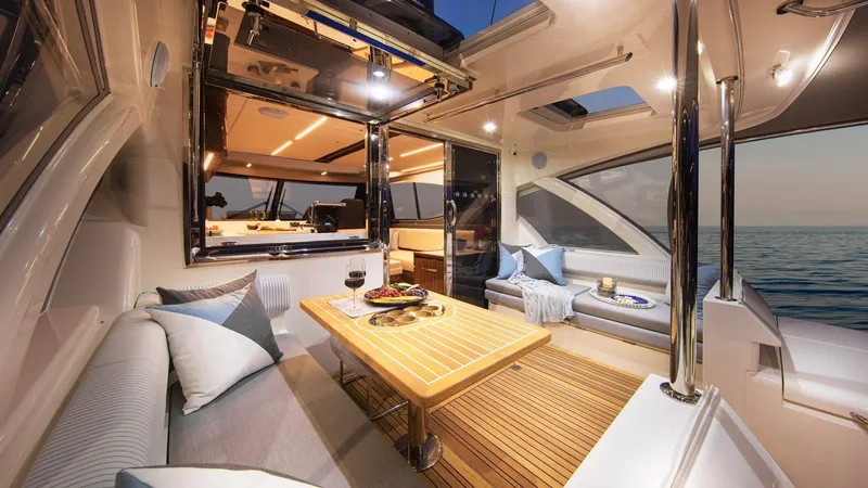 Slide: The Image of Riviera 505 SUV 2026 - 1755773