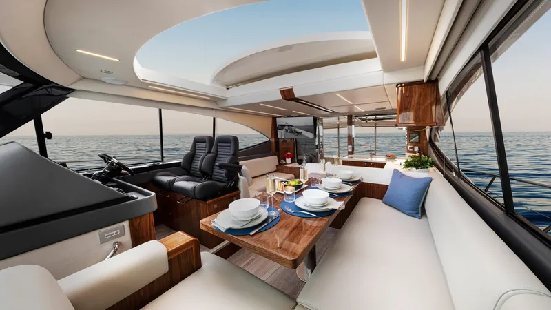 Slide: The Image of Riviera 505 SUV 2026 - 1755775