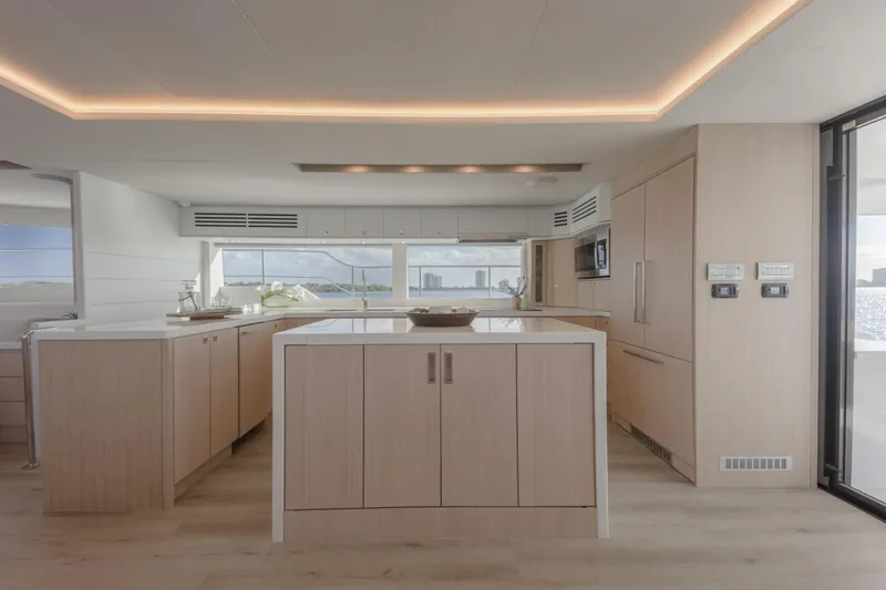 Slide: The Image of Two Oceans 555 2024 - 3598772