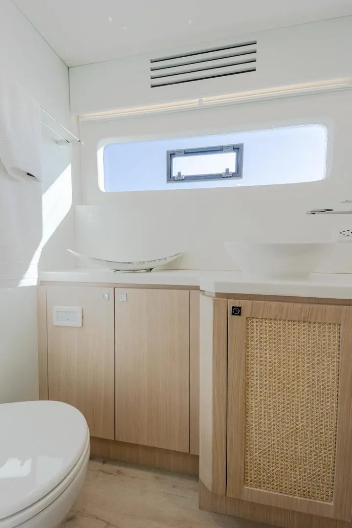 Slide: The Image of Two Oceans 555 2024 - 3598774