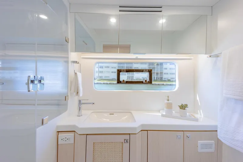 Slide: The Image of Two Oceans 555 2024 - 3598780