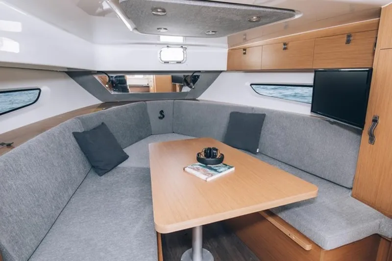 Slide: The Image of Beneteau Flyer 10 2026 - 1795286