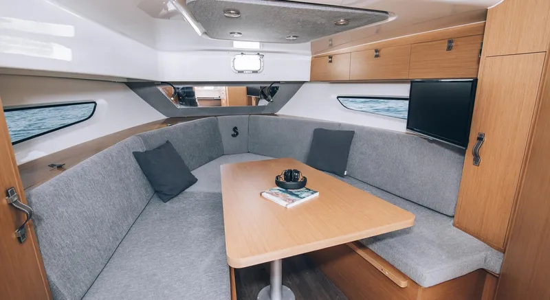Slide: The Image of Beneteau Flyer 10 2026 - 1795304