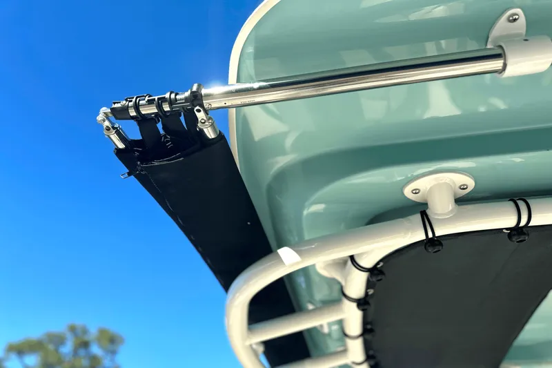 Slide: The Image of Boston Whaler 280 Dauntless 2025 - 12