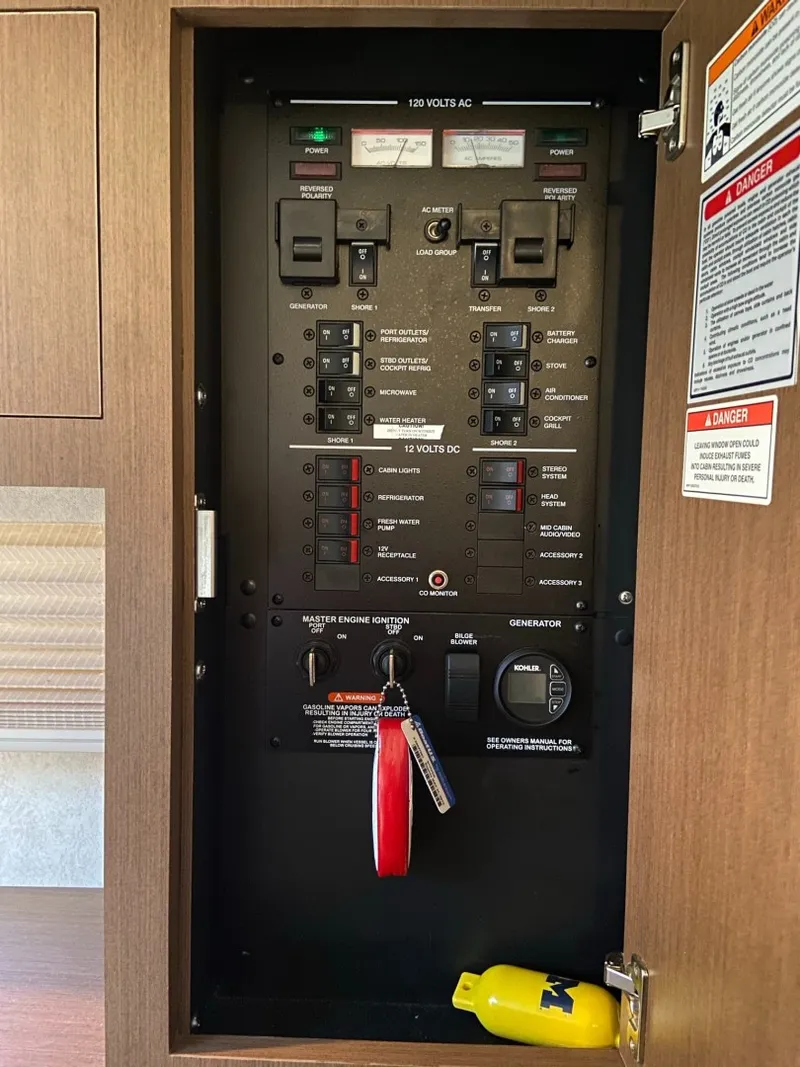 Slide: The Image of Sea Ray 310 Sundancer 2013 - 1801859