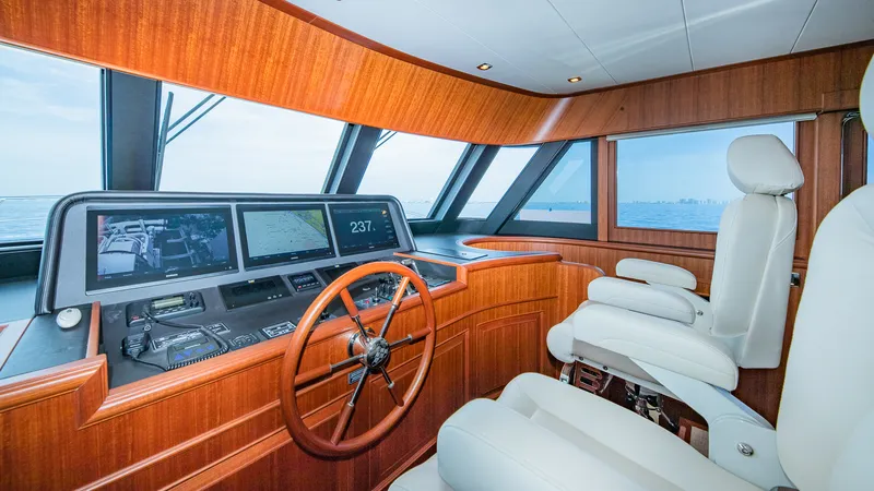 Slide: The Image of Hampton 658 Endurance LRC 2023 - 1868286