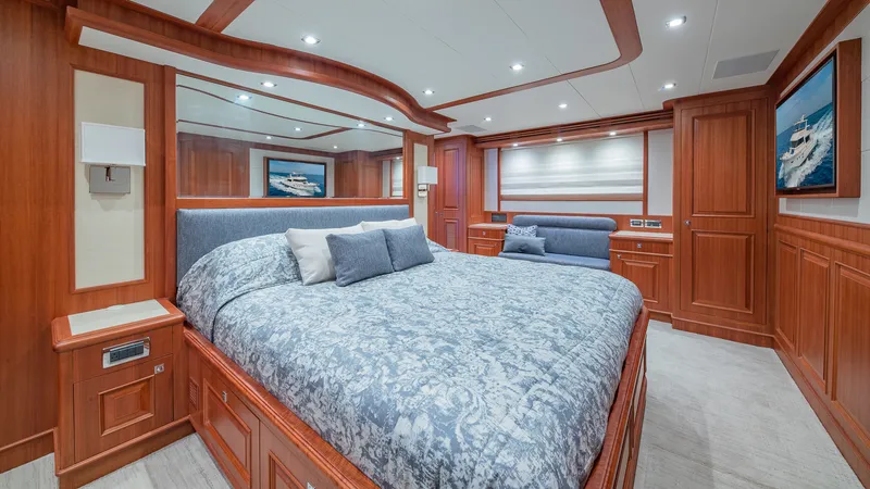 Slide: The Image of Hampton 658 Endurance LRC 2023 - 1868297