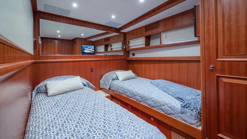 Slide: The Image of Hampton 658 Endurance LRC 2023 - 1868312