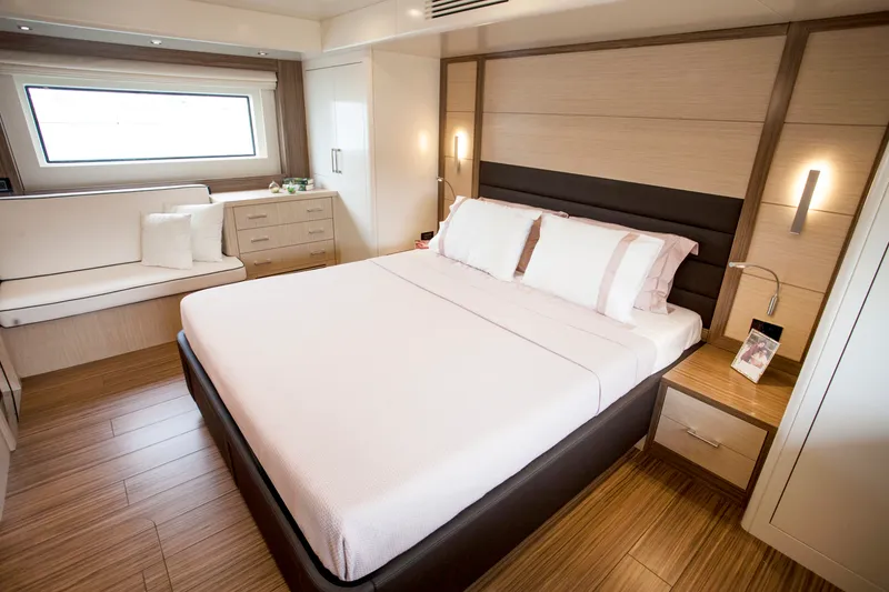 Slide: The Image of Sirena 58 - 3323605