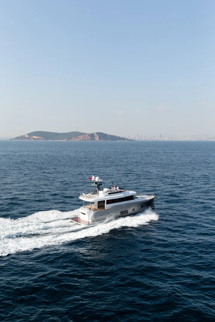 Slide: The Image of Sirena 58 - 3323424