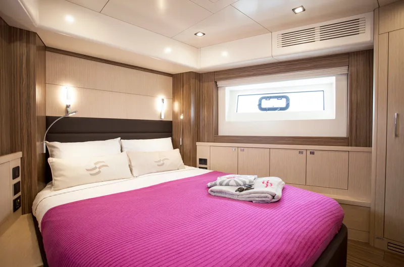 Slide: The Image of Sirena 58 - 3323621