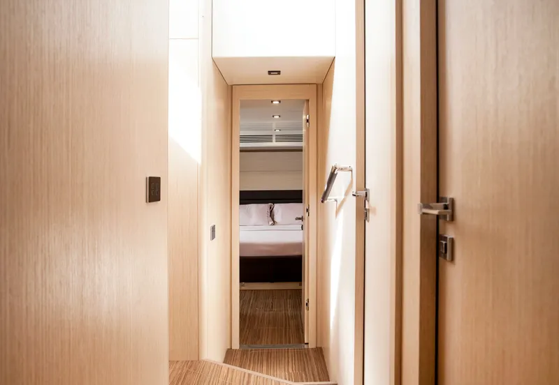 Slide: The Image of Sirena 58 - 3323624