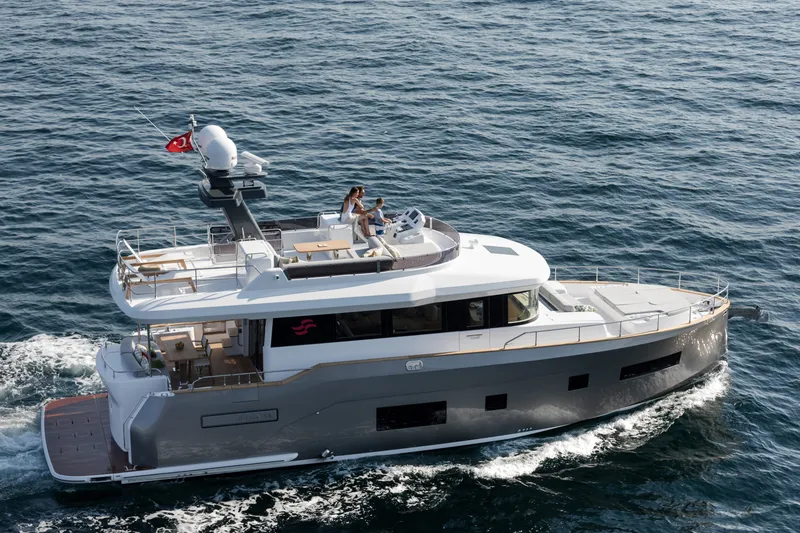 Slide: The Image of Sirena 58 - 3323546