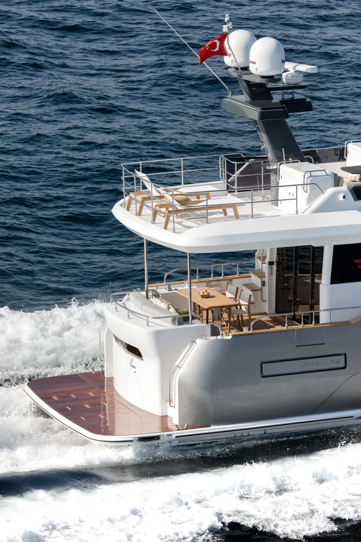 Slide: The Image of Sirena 58 - 3323561