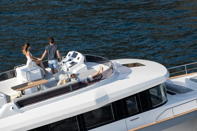 Slide: The Image of Sirena 58 - 3323572