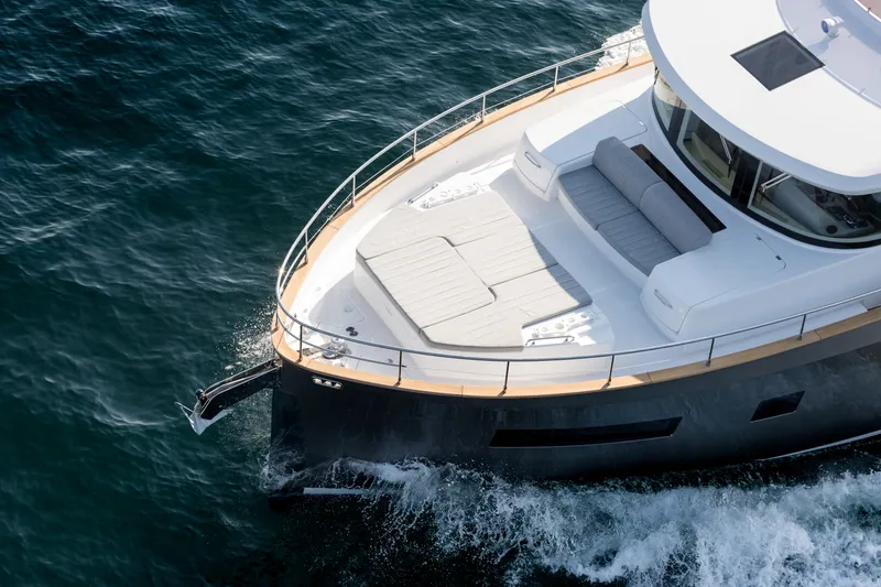 Slide: The Image of Sirena 58 - 3323575