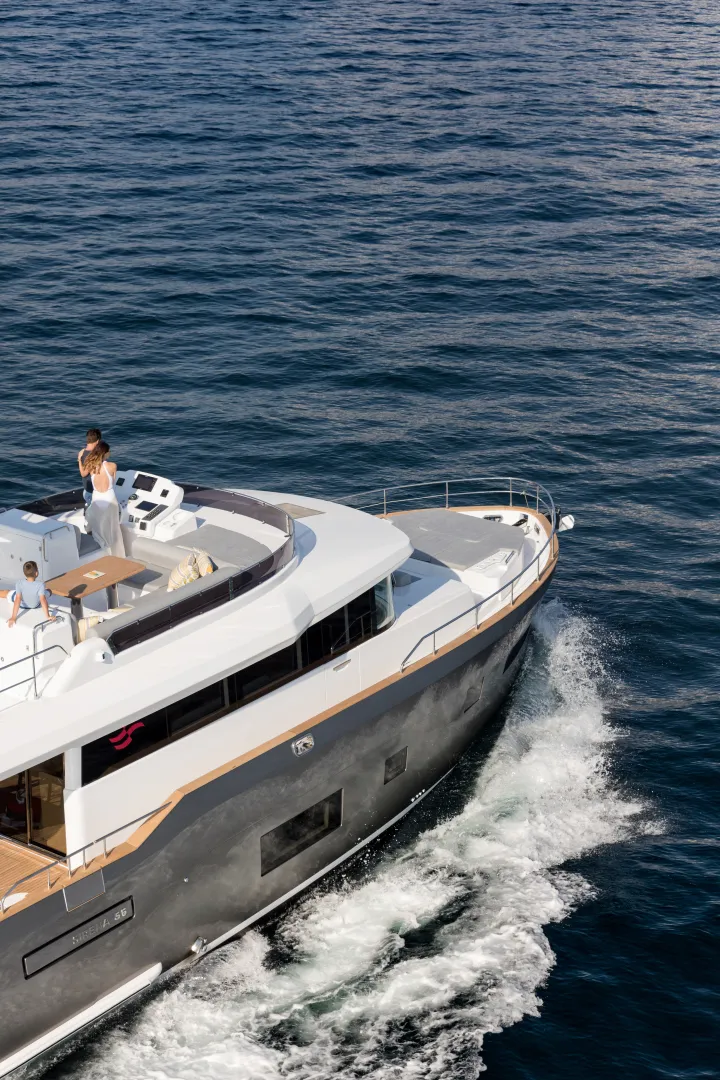 Slide: The Image of Sirena 58 - 3323578